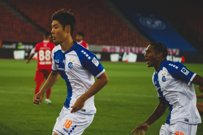 The next generation ST Lee Young-joon scored his second goal of the season against Cervet the highest rating...Team A's front line, come to mind as an alternative