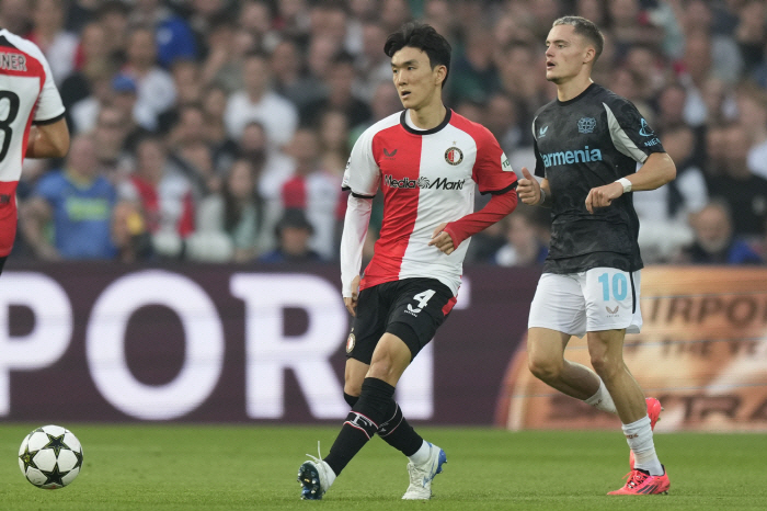 Hwang In-beom's super success to Feyenoord...The coach is already in love with the same player as Pirro, he should have recruited him quickly