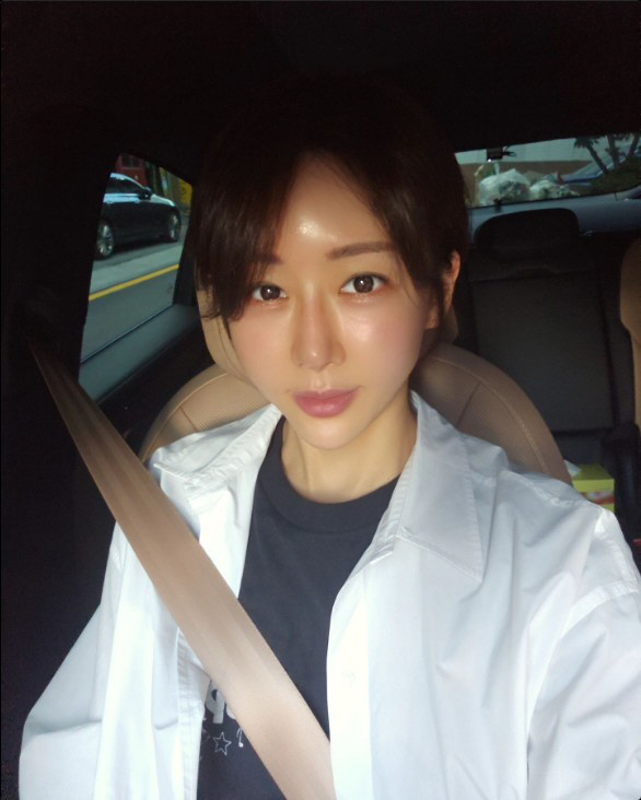 ''♥Park-gun'HAN YOUNG, did you overcome the rumors of discord?''I'm doing well.'