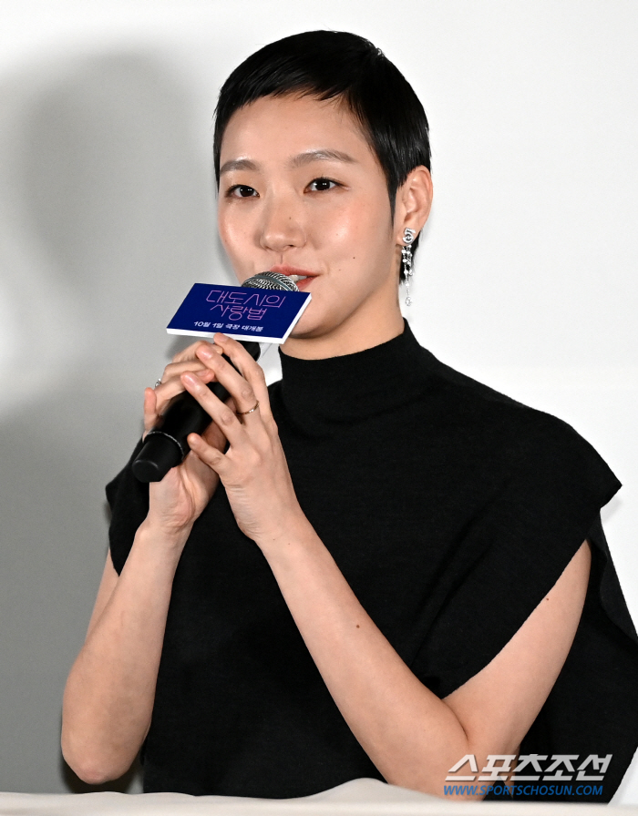 'I'm desperate for happiness'How to love a big city' Kim Go-eun and Roh Sang-hyun's free-spirited romance (Roundup)