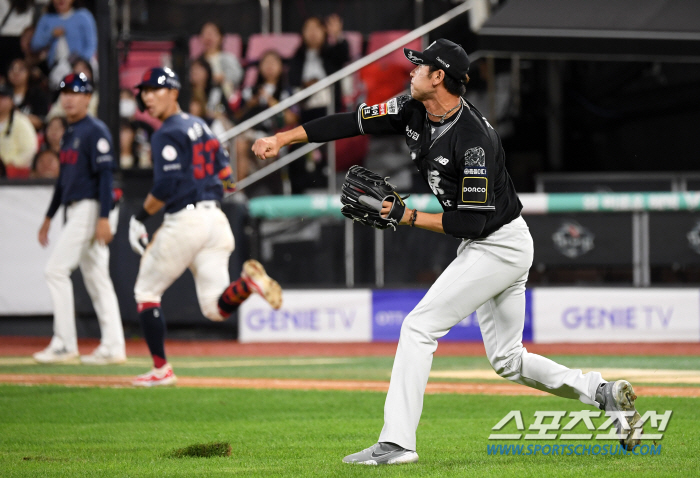 '7 → 10 → 7 → 8 → 7 → 7 → 7 → failed again this year' The master also failed to save. Lotte failed in fall baseball for the seventh consecutive year. KT's 5th place is in sight 