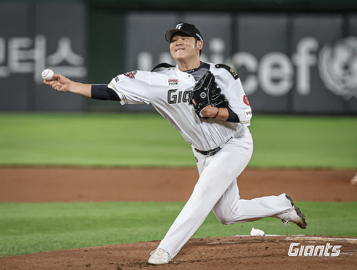 Reyes foreigners' first 200 hits next time'Go Seung-min's three-point → 15 hits in a long run'Lotte won 13-5 over NC