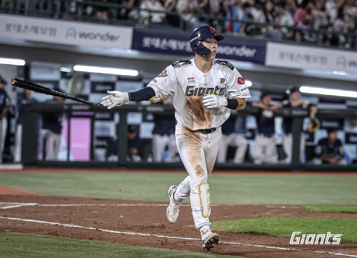 Reyes foreigners' first 200 hits next time'Go Seung-min's three-point → 15 hits in a long run'Lotte won 13-5 over NC