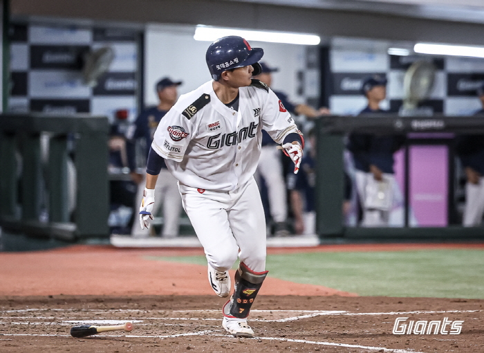 Reyes foreigners' first 200 hits next time'Go Seung-min's three-point → 15 hits in a long run'Lotte won 13-5 over NC
