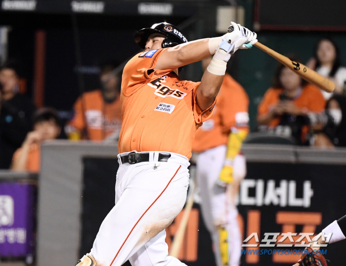 'Roh Si-hwan 3 hits  TWICE QS' Hanwha wins the final game of the season with KIA 