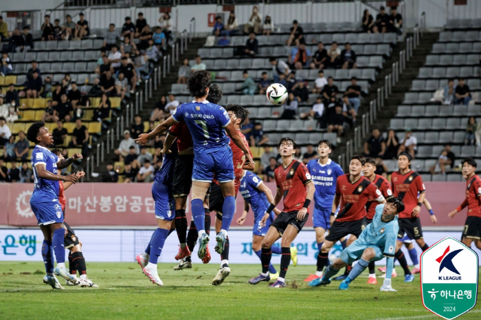  Gyeongnam, Kim Hyun Header, and Suwon 1-1 draw with the first goal atmosphere