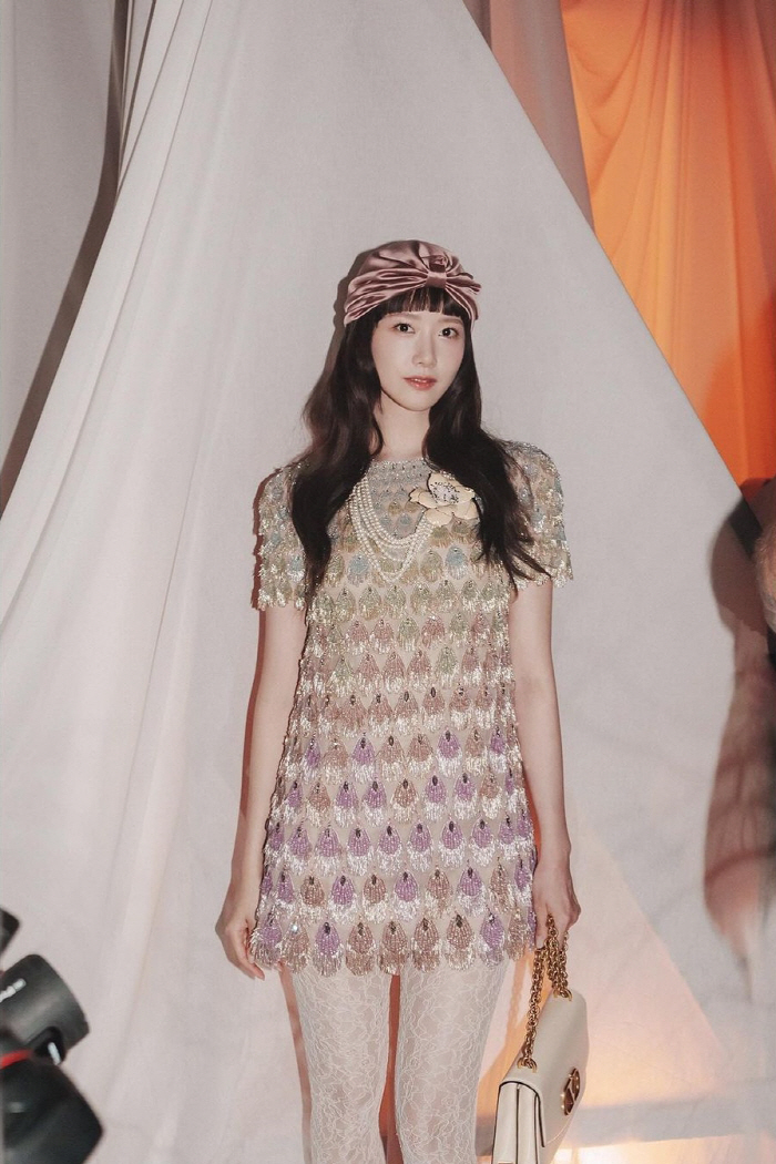 Im Yoona's personal color = Paris..Choppy bang style → Lovely iKON