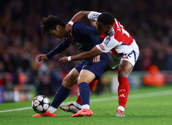 Was the wall high in UCL? 'It's too bad' Lee Kang-in played full-time no-turn mid-range shots → blocked by an iron wall defense...PSG lose 0-2 to Arsenal