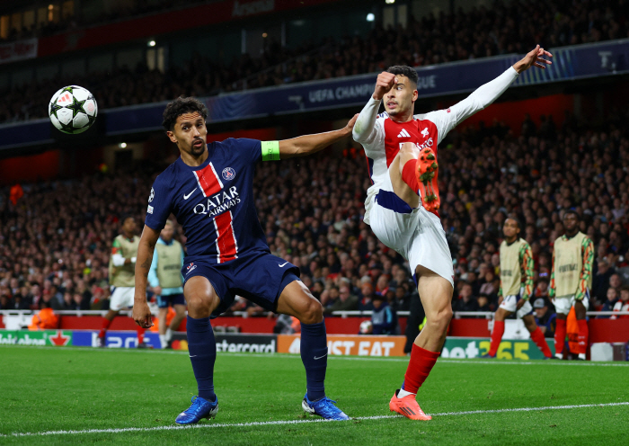 Was the wall high in UCL? 'It's too bad' Lee Kang-in played full-time no-turn mid-range shots → blocked by an iron wall defense...PSG lose 0-2 to Arsenal