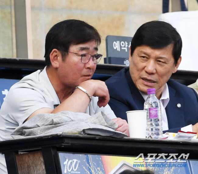 'If a big game comes out, someone else' Kwak Bin's worst pitch, but coach Ryu Joong-il was watching...Will you shake the position of the national team?