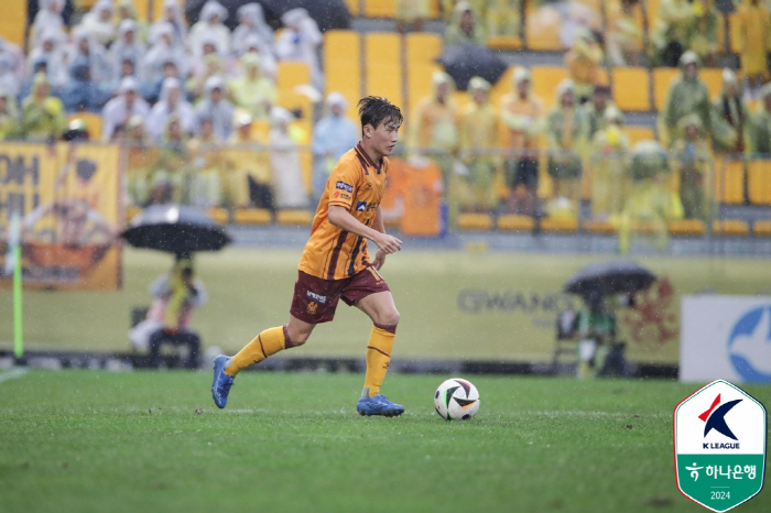 ''Heoyul-Lee Kun-hee-Asani's consecutive goals' 'Gwangju, 'Lingard's comeback goal' won 3-1 against Seoul'