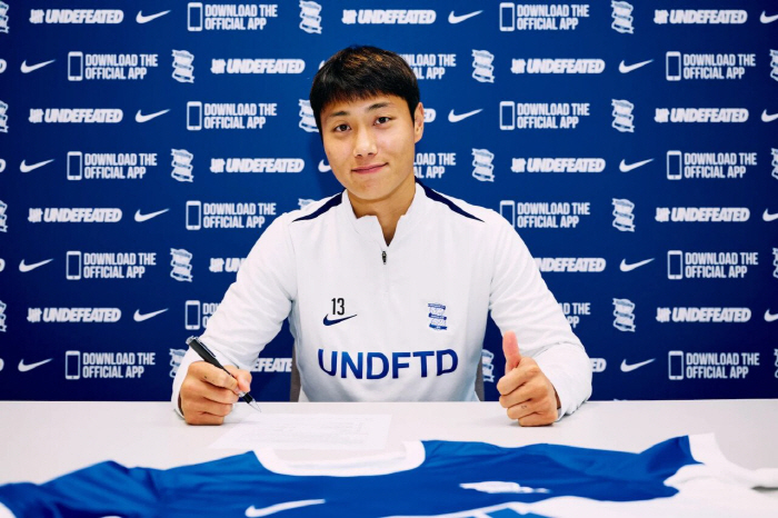 'I was worried about selecting the representative' Why Baek Seung-ho re-signed with Birmingham in a surprise move…'Salary, project, and boarding the Hong Myung-bo