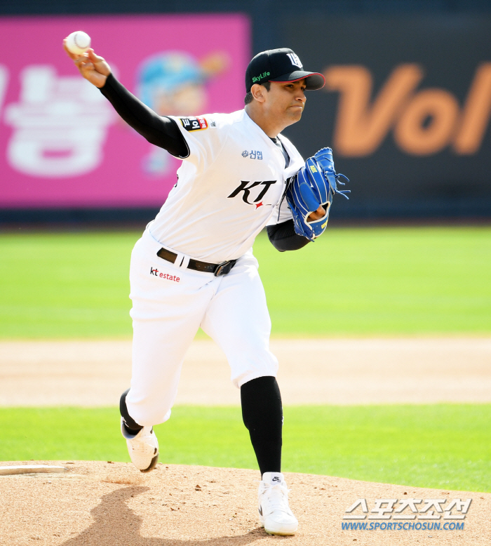 '0% Miracle'Oh Ji-hwan-Shin Min-jae's absurd collision' Park Young-hyun 10-out perfect Shim Woo-jun's walk-off hit in the bottom of the 11th inning KT's 6-5 come-from-behind victory. a life on the edge of a cliff. Game 5 will be decided.