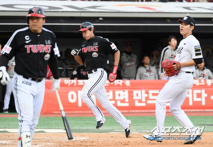 '0% Miracle'Oh Ji-hwan-Shin Min-jae's absurd collision' Park Young-hyun 10-out perfect Shim Woo-jun's walk-off hit in the bottom of the 11th inning KT's 6-5 come-from-behind victory. a life on the edge of a cliff. Game 5 will be decided.