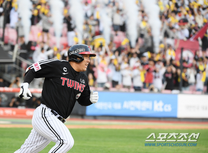 '0% Miracle'Oh Ji-hwan-Shin Min-jae's absurd collision' Park Young-hyun 10-out perfect Shim Woo-jun's walk-off hit in the bottom of the 11th inning KT's 6-5 come-from-behind victory. a life on the edge of a cliff. Game 5 will be decided.