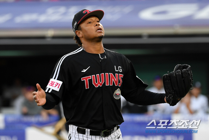 '0% Miracle'Oh Ji-hwan-Shin Min-jae's absurd collision' Park Young-hyun 10-out perfect Shim Woo-jun's walk-off hit in the bottom of the 11th inning KT's 6-5 come-from-behind victory. a life on the edge of a cliff. Game 5 will be decided.