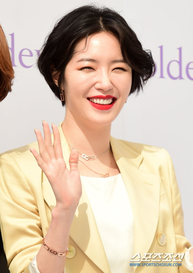 Kim Saerom will live together first before remarrying 'To prevent a fight between couples'Dolsing4Man'