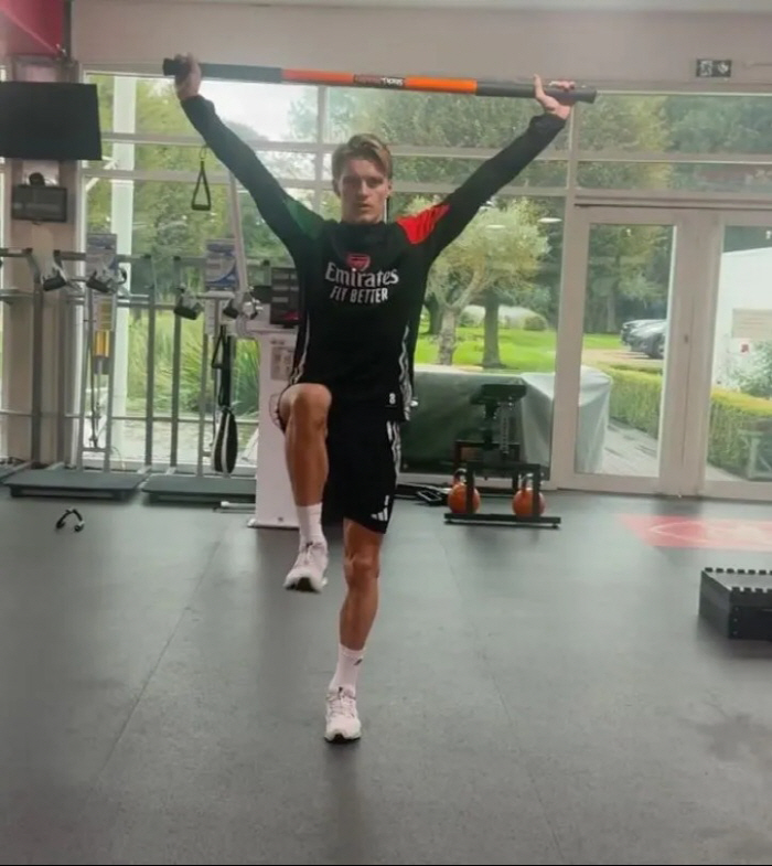 'Captain's coming back' This is Arsenal class hinting at return → Rehabilitation training unveils 'Cheers' explosion