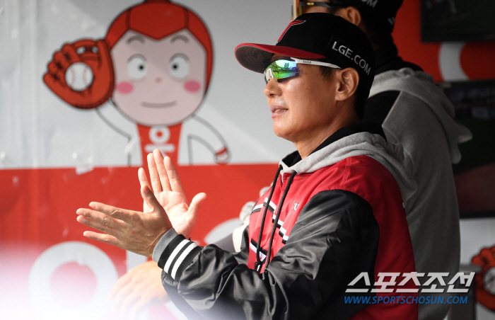 'I can't believe two of the biggest killers are missing...' Samsung is laughing? LG laughs when it comes to PO. 