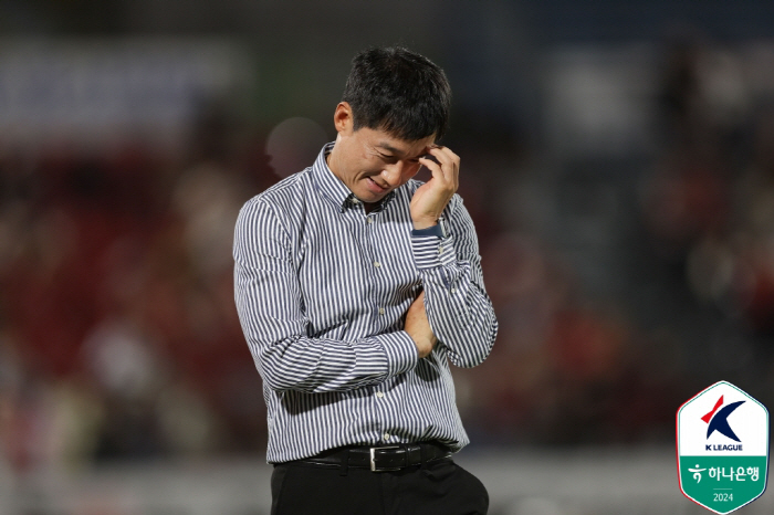 It's not a player, it's not a budget...All director Lee Jung-hyo wants is 'Good grass'