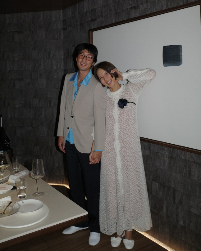 Kim Na-young, ♥ MyQ is in her armsShowing off your sweet birthday party