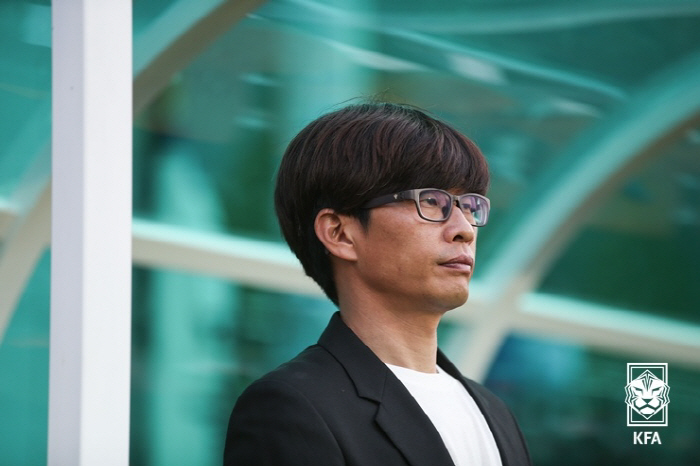 Shin Sang-woo, the head of the 女 national team, has been appointed as the Gimcheon Standing Coach 'Until the 2028 LA Olympics'...Japan's away match on the 26th, the debut of the command tower