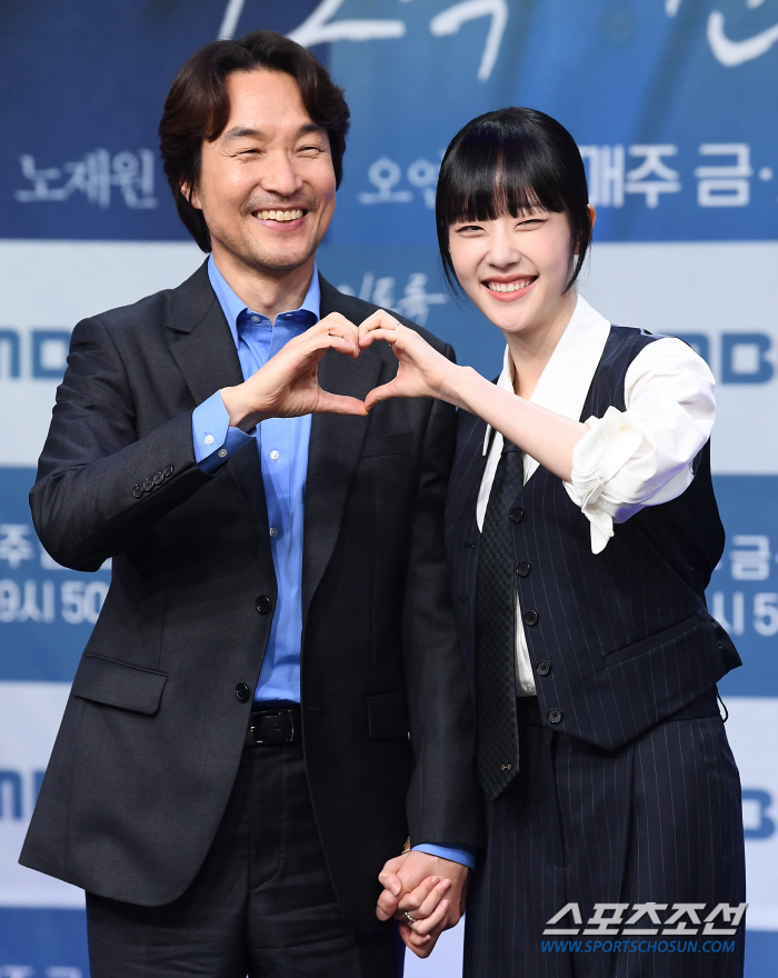  Han Suk Kyu, Chae Won Bin, your eye smile look similar