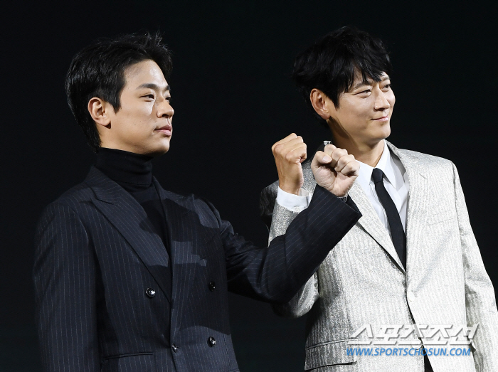  Kang Dong-won and Park Jung-min meet as enemies