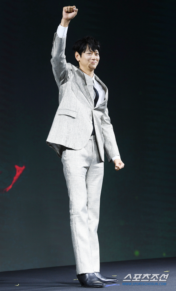  'War' Kang Dongwon, who wins this ratio?