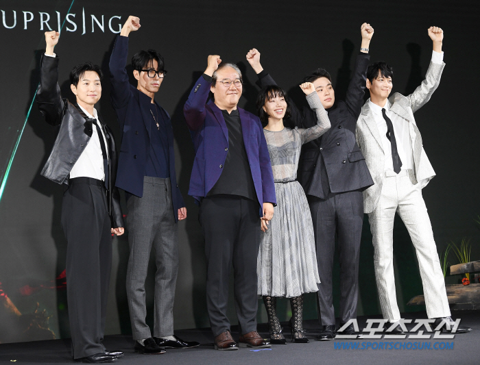  'War' production presentation, line-up that makes your heart flutter just by looking at it