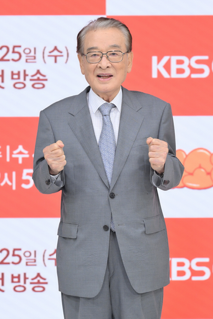'Sound of a dog's voice'Sound of a health deterioration'Realistically, Lee Soon-jae cancels the stage of the play'Strong Recommendation' 