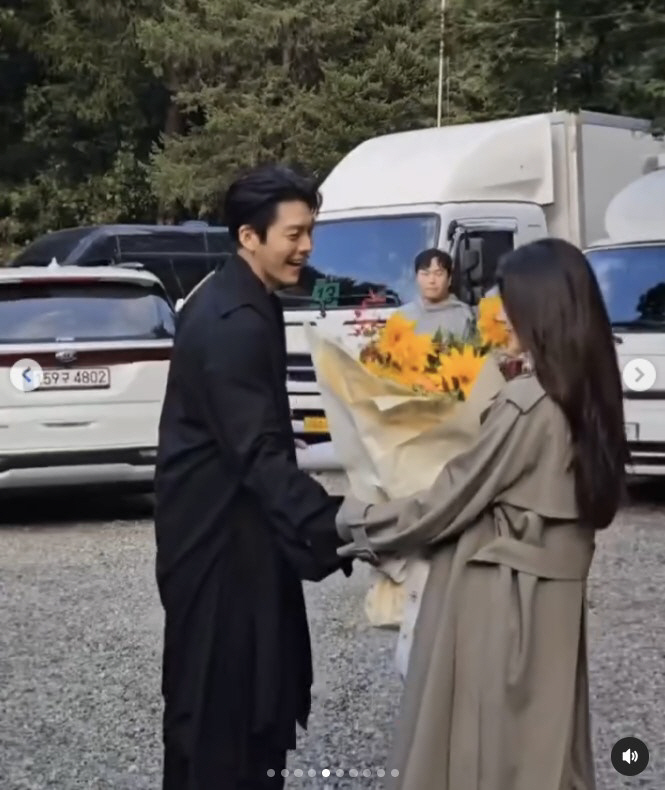 Suzy, Kim Woo-bin's birthday present offensive 'Sweet'..♥ Shinmin, you're going to be jealous