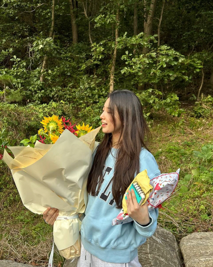 ''Sweet Genie'' Kim Woo Bin's bouquet surprise! 'Birthday Girl'A birthday party with Suzy and staff