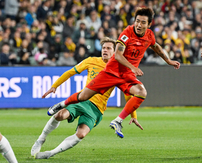 There was no reversal. The Great Wall was defeated by Australia 1-3...The lowest of all three defeats 'Crisis of extortion'