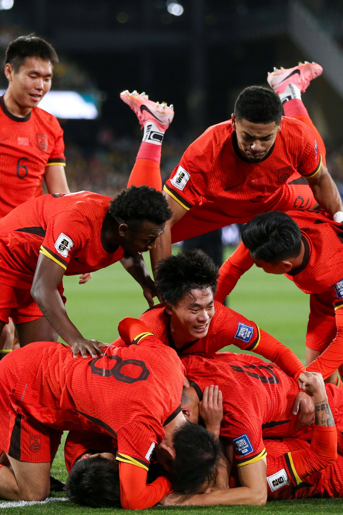 There was no reversal. The Great Wall was defeated by Australia 1-3...The lowest of all three defeats 'Crisis of extortion'