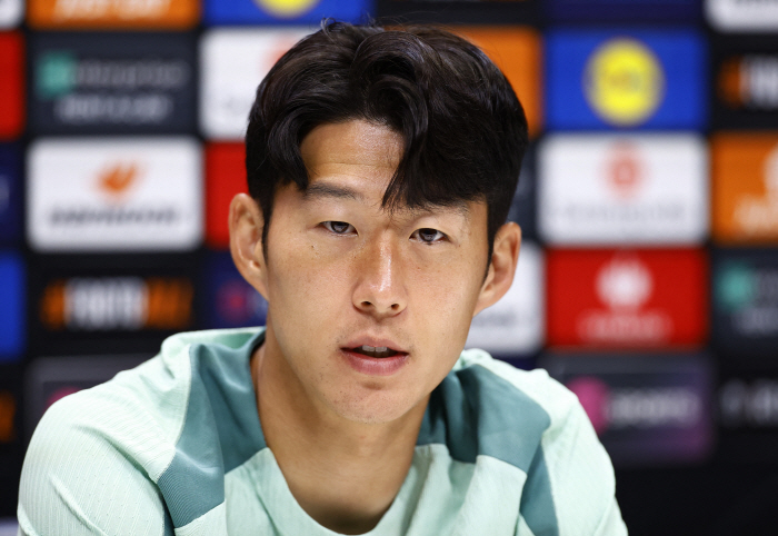 '415 games 164 goals' 'Legendary treatment? The biggest crisis of all time! Son Heung-min, the result of giving up 160 billion won is only 'One-year extension option'
