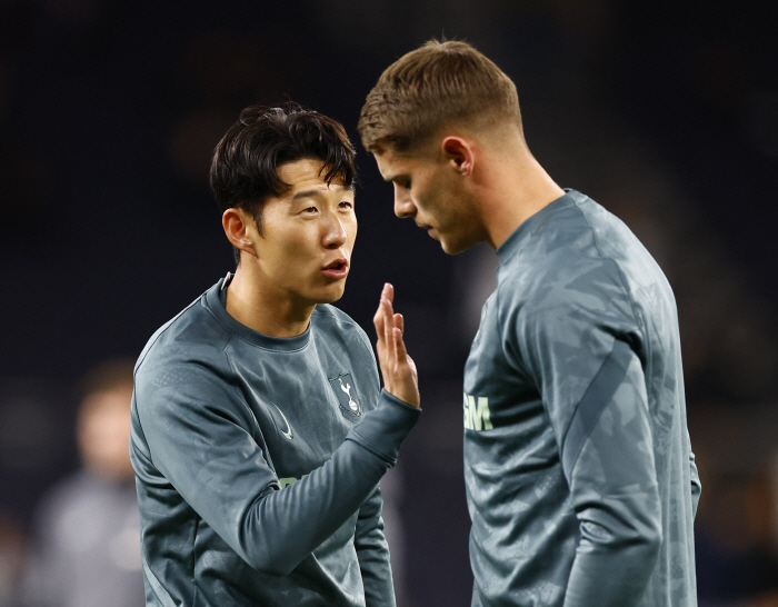 '415 games 164 goals' 'Legendary treatment? The biggest crisis of all time! Son Heung-min, the result of giving up 160 billion won is only 'One-year extension option'