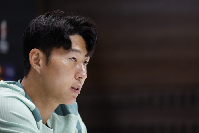 '415 games 164 goals' 'Legendary treatment? The biggest crisis of all time! Son Heung-min, the result of giving up 160 billion won is only 'One-year extension option'