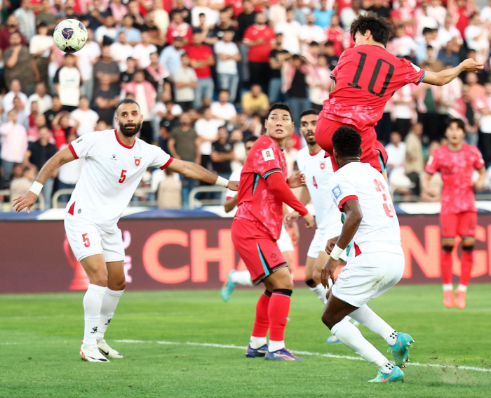 -'Hong Myungbo did it!'' South Korea, Lee Jae-sung and Oh Hyun-kyu scored consecutive goals 'Beamana' Jordan 2-0 down to avenge the devastation → Group leader 'Double slope'