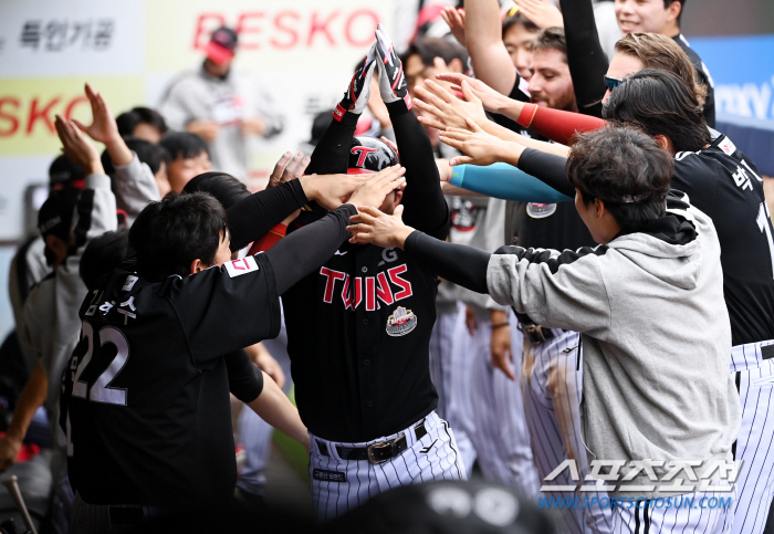 Koo Ja-wook 3 points → Oh Ji-hwan 1 point → Kim Young-woong 1 point → Diaz 2 points, PO 'Home Run War' Realized from Game 1 