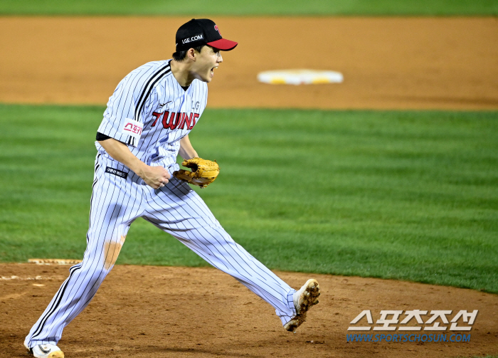 '5 billion Elin' 5.1 innings win 'El Dongwon' 3.1 innings super save LG, 1-0 cliff edge win. Good for one run with seven Samsung pitchers. Jamsil was big