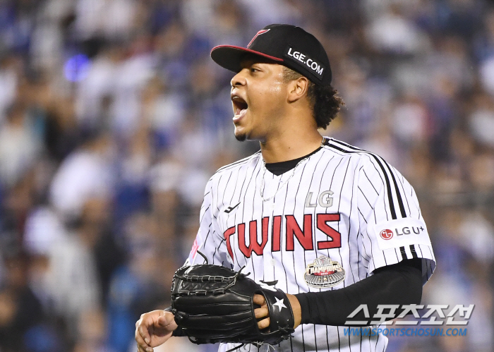 '5 billion Elin' 5.1 innings win 'El Dongwon' 3.1 innings super save LG, 1-0 cliff edge win. Good for one run with seven Samsung pitchers. Jamsil was big