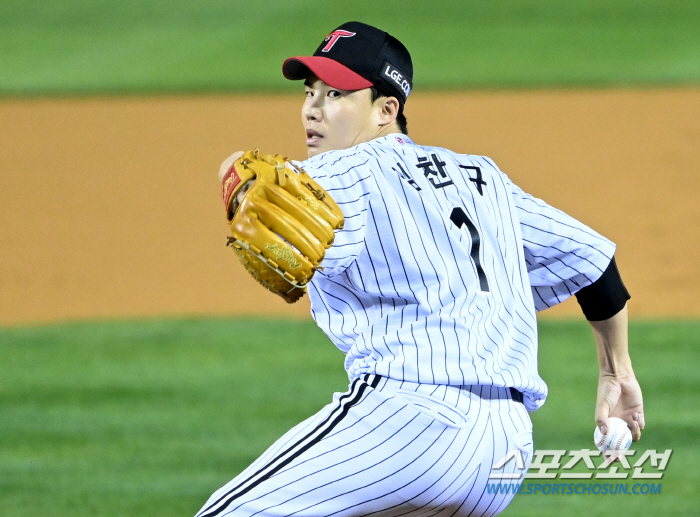 '5 billion Elin' 5.1 innings win 'El Dongwon' 3.1 innings super save LG, 1-0 cliff edge win. Good for one run with seven Samsung pitchers. Jamsil was big
