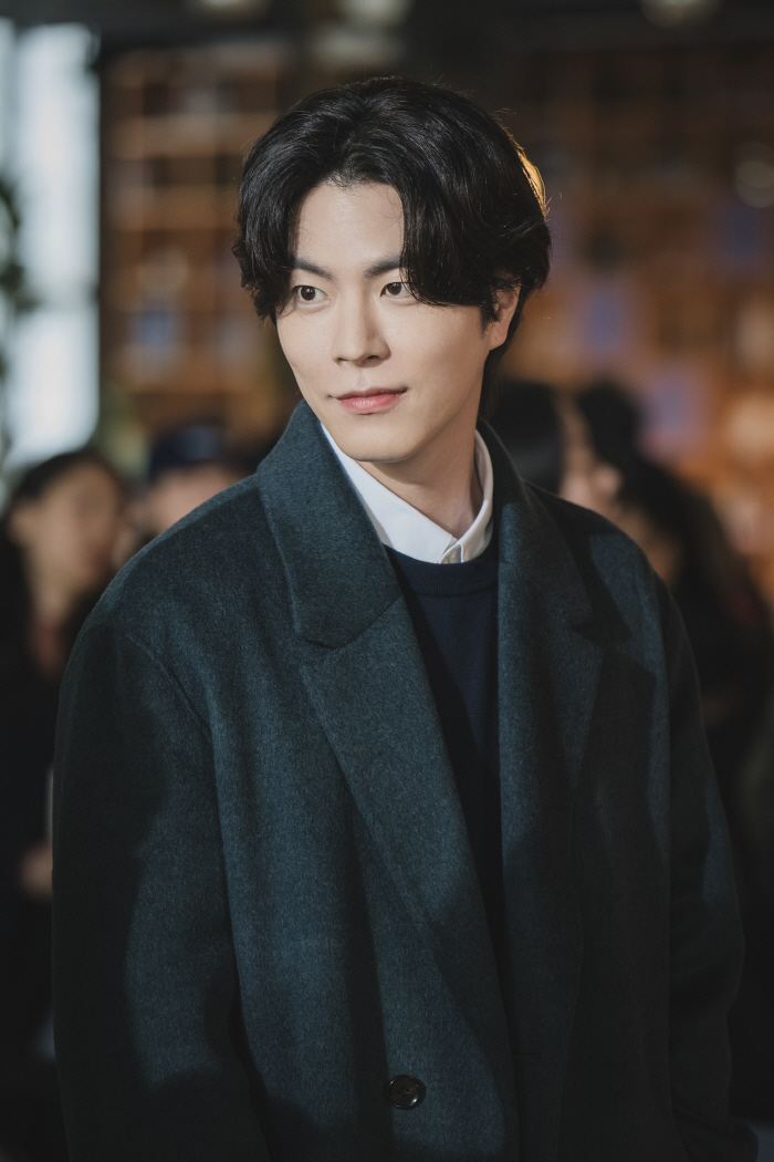  A person who is customized for melodrama..'Things that come after love' falls into Hong Jong-hyun