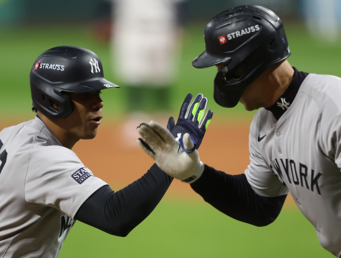 'Almost sunk again' Yankees, 62 → 66 → 86 9th inning, 3 wins and 1 loss...NYY 8-6 CLE