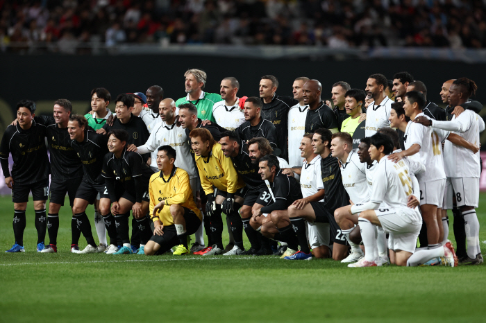 Legendary embroidered spears and shield fights, shield wins...'Seydorf 1 Goal-3 Help' FC Shield''Park Ji-sung's comeback goal'4-1 win over FC Spear'