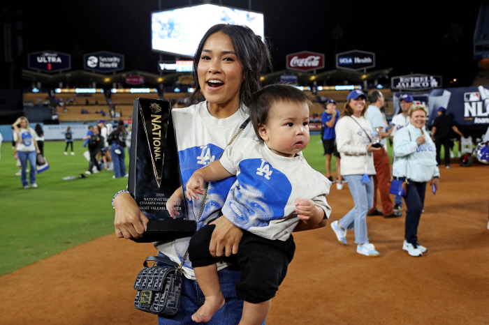 Dodgers' PS RBI history transfer, 'What should I say to Edman's front desk?'I think he'll be using WS four times