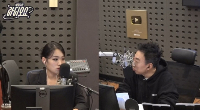 Jung Ji-sun revealed the fee for 'Black and White Cook'..'It's less than 12 million won.' → 'Eye plastic surgery? I'm not going to do it.' (Radio Show) 