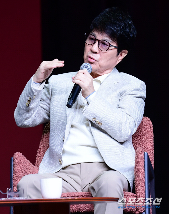 Cho Yong-pil 'Why aren't you on TV? The number of concert audiences decreased. How many hits are there? I'm disappointed in myself'