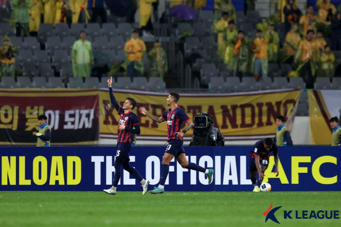 'Crazy left-footed Asani 2 goals and 1 assist one-man show' Gwangju beat Johor 3-1 in Yongin and recovered three consecutive wins 